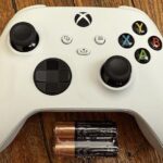 Xbox Core Wireless Gaming Controller – Robot White – Xbox Series X|S, Xbox One, Windows PC, Android, and iOS photo review